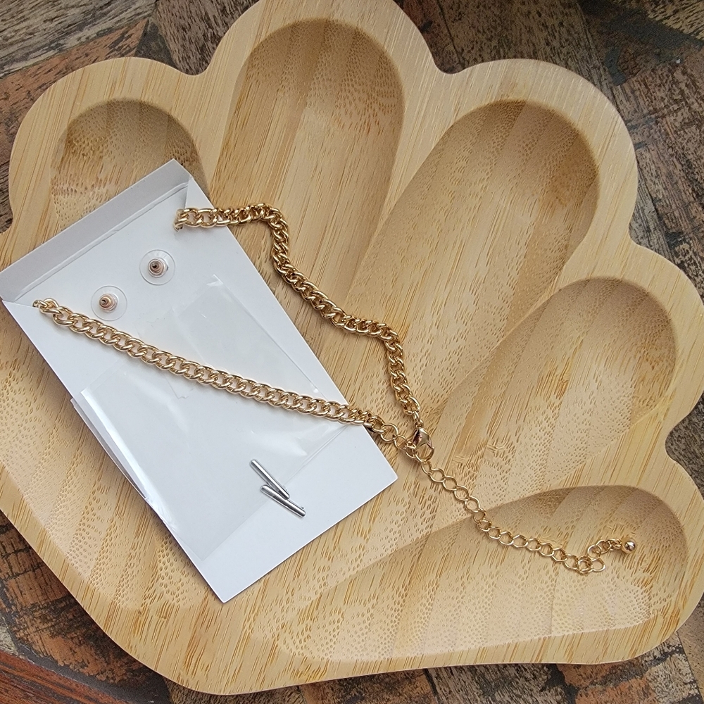 Necklace and earrings set - Picture 3 of 4